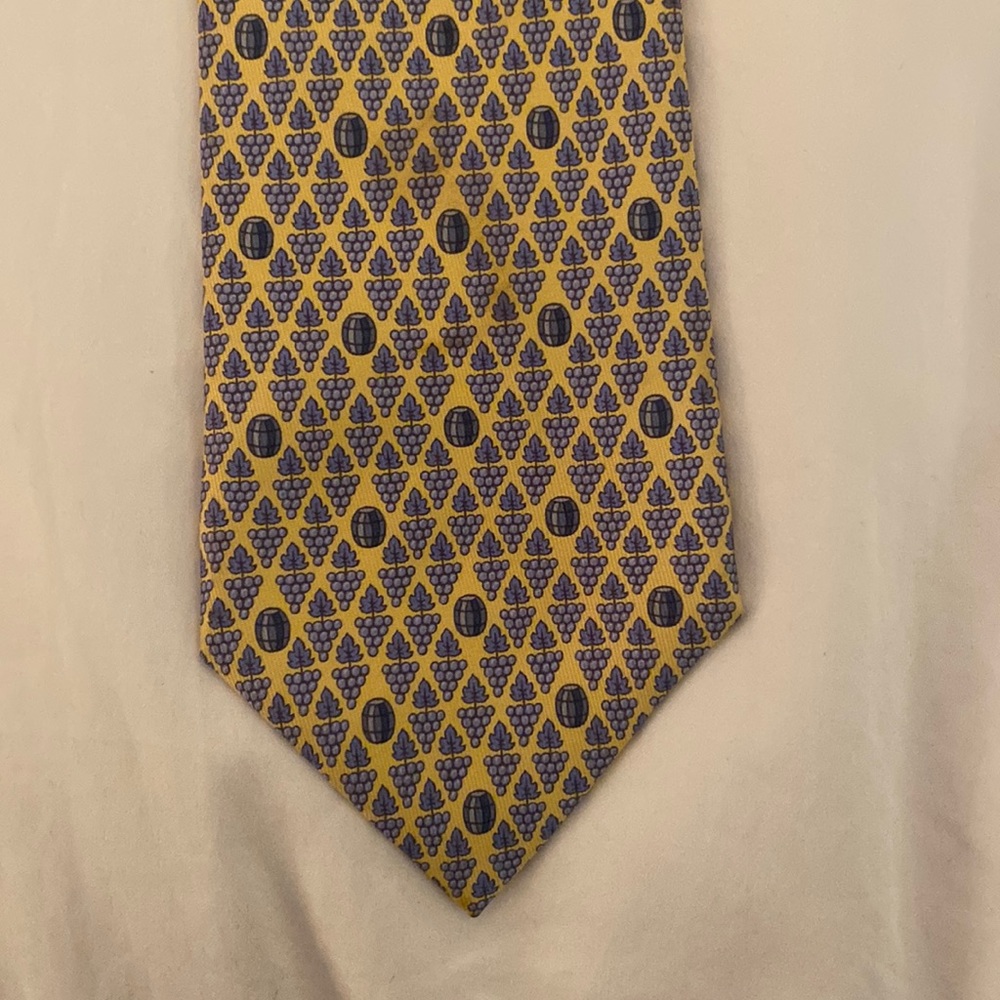Grapes and barrel wine tie by Hermes. Extra long. XL